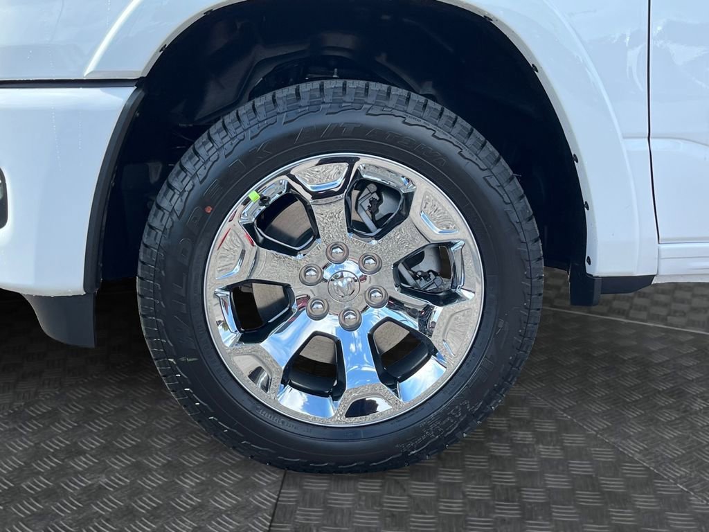 New 2026 RAM 1500 4x4 Crew Cab image 23