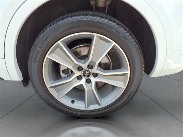 Certified 2025 Audi Q5 2.0T Premium w/ Convenience Plus Package image 7