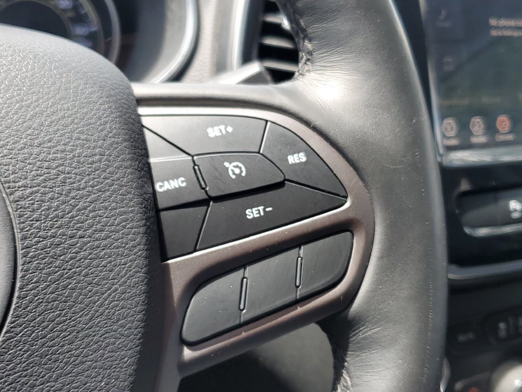 Used 2019 Jeep Cherokee Limited AWD/4WD image 25