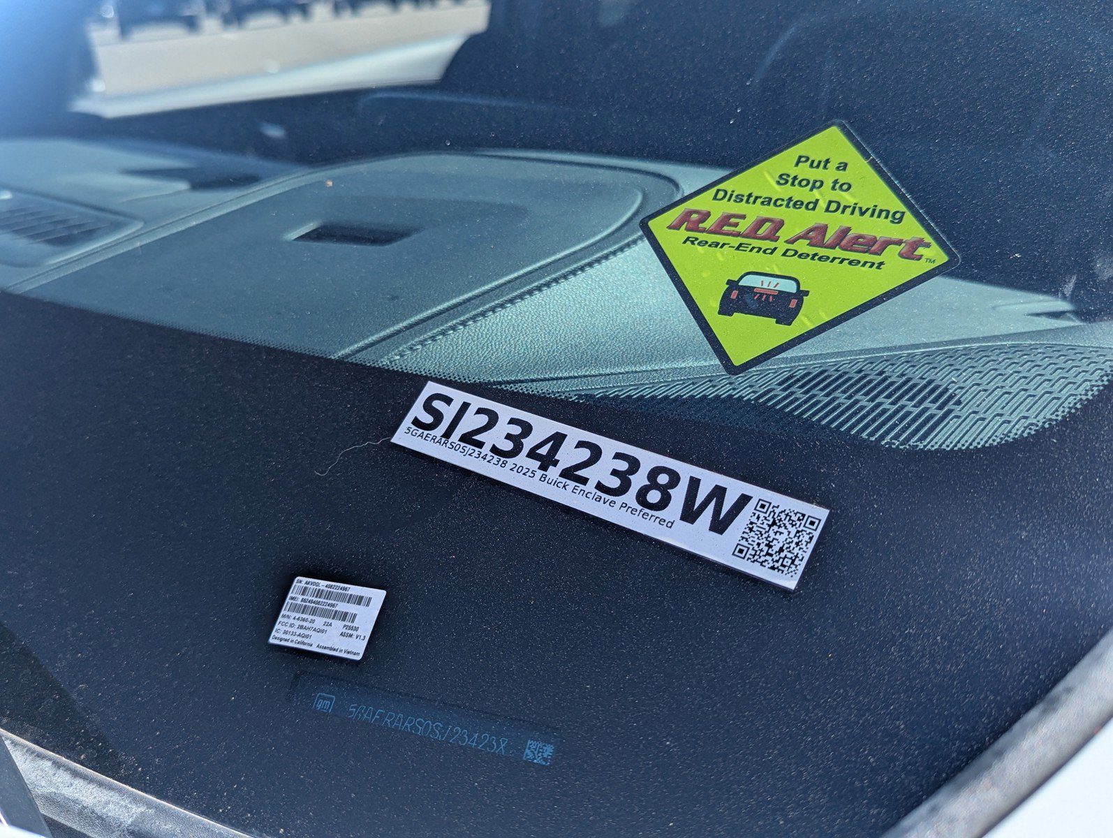 Certified 2025 Buick Enclave Preferred image 33