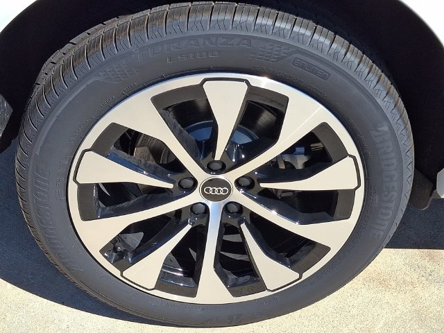New 2026 Audi Q3 quattro 2.0T AWD/4WD image 5