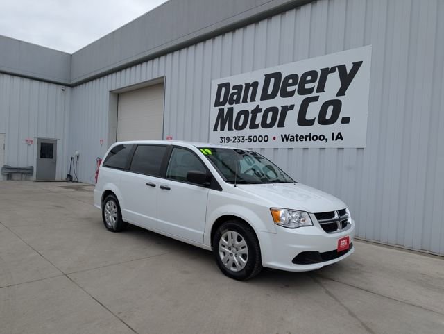 Used 2019 Dodge Grand Caravan SE w/ UConnect Hands-Free Group image 1