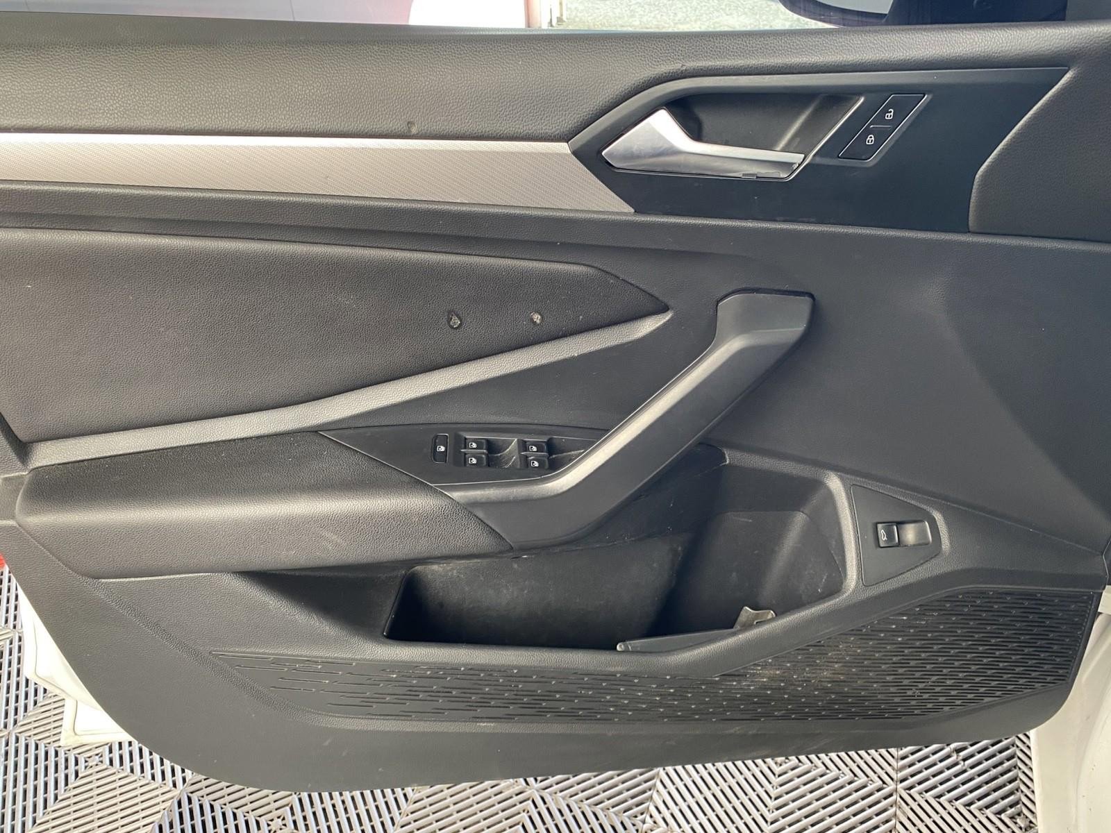 Used 2019 Volkswagen Jetta SE image 17