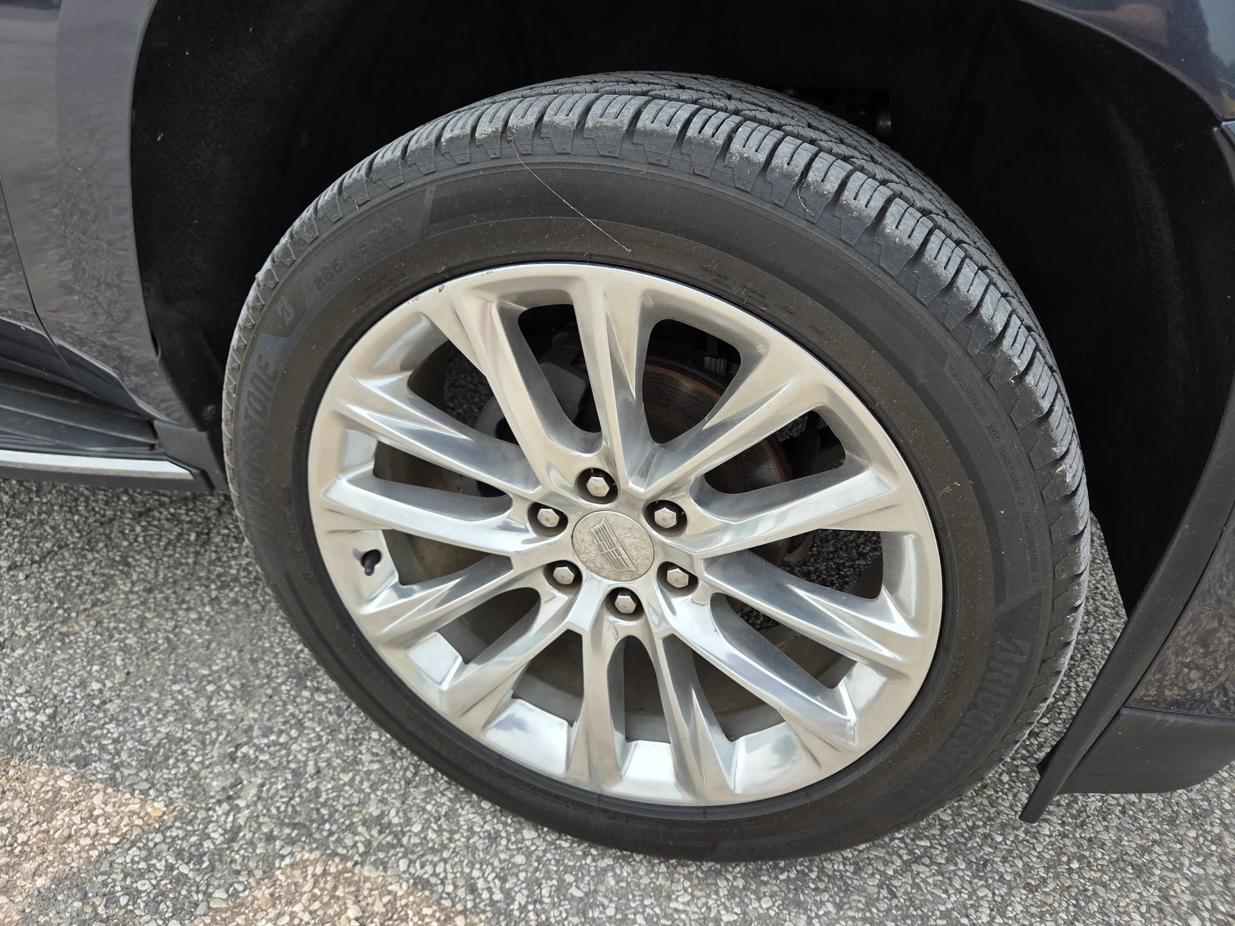 Used 2019 Cadillac Escalade ESV Luxury AWD/4WD image 13