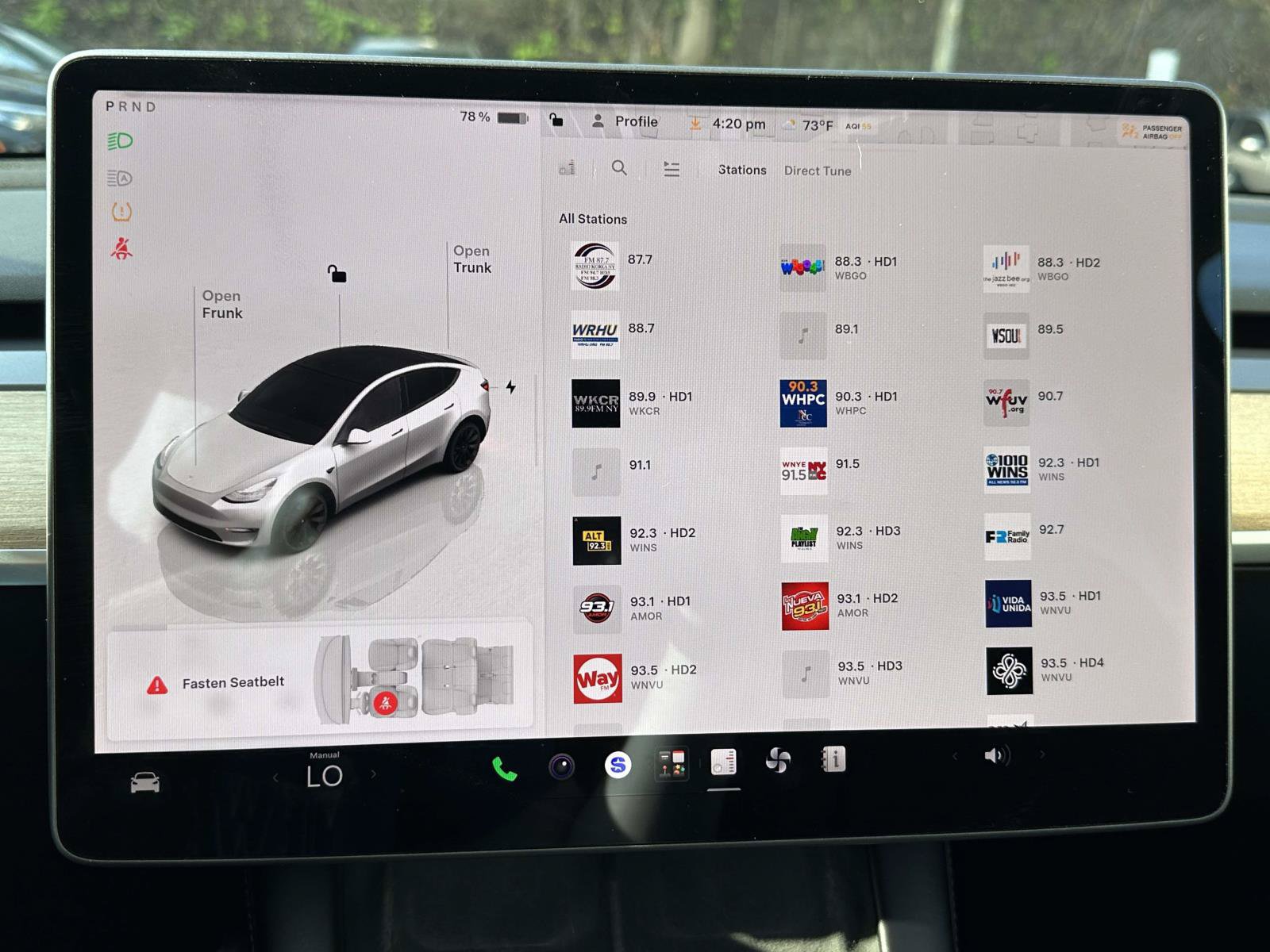 Used 2022 Tesla Model Y Long Range AWD/4WD image 32