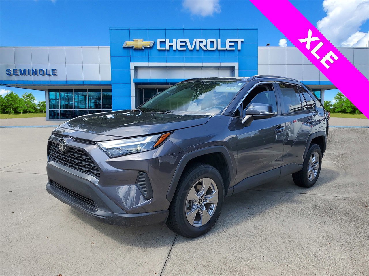 Used 2022 Toyota RAV4 XLE image 2
