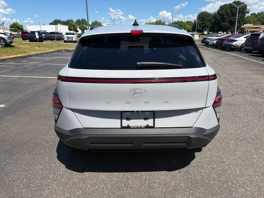 Used 2025 Hyundai Kona SEL AWD/4WD image 4