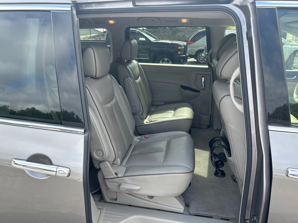 Used 2012 Nissan Quest SL FWD image 16