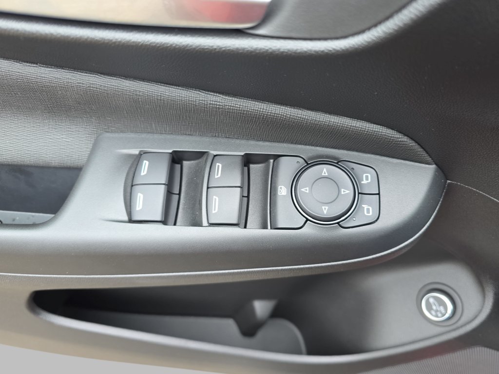 Certified 2026 Buick Envista Sport Touring w/ Convenience I Package FWD image 31
