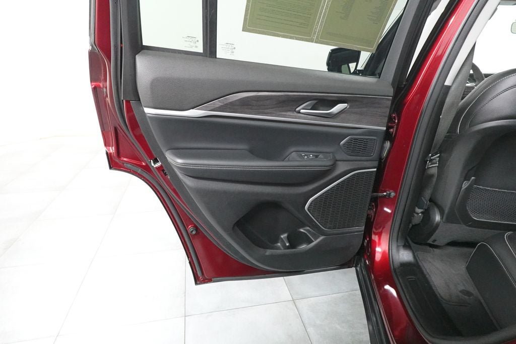 Used 2024 Jeep Grand Cherokee Limited 4xe AWD/4WD image 23