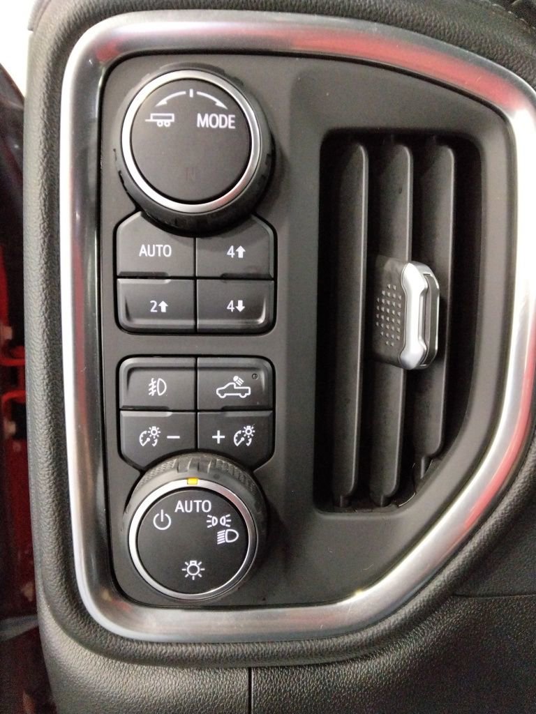 Used 2020 Chevrolet Silverado 1500 LT Trail Boss image 18