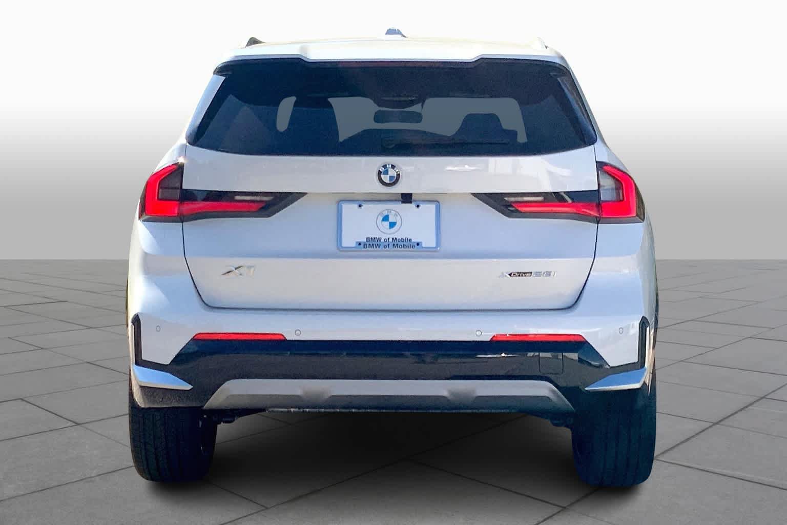 Used 2025 BMW X1 xDrive28i w/ Technology Package AWD/4WD image 4