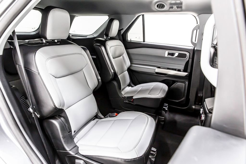 Used 2021 Ford Explorer XLT w/ Equipment Group 202A image 34