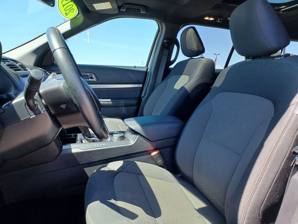 Used 2019 Ford Explorer XLT AWD/4WD image 8