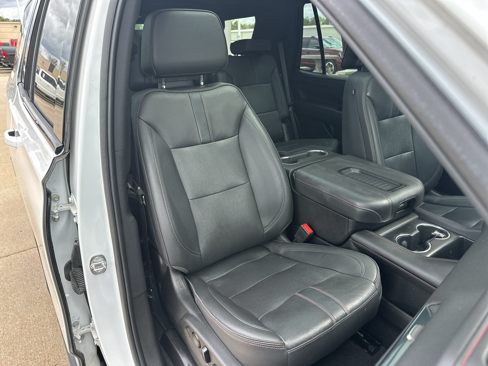 Used 2023 Chevrolet Tahoe RST w/ Luxury Package AWD/4WD image 32