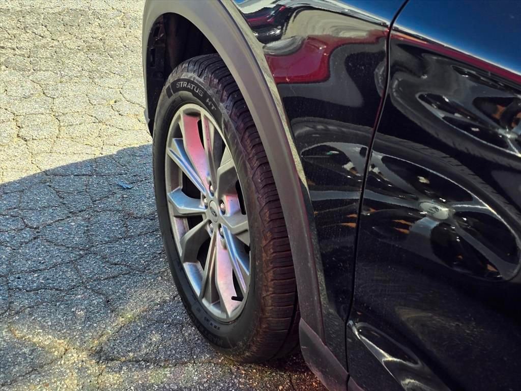 Used 2020 Ford Explorer XLT w/ Equipment Group 202A image 20