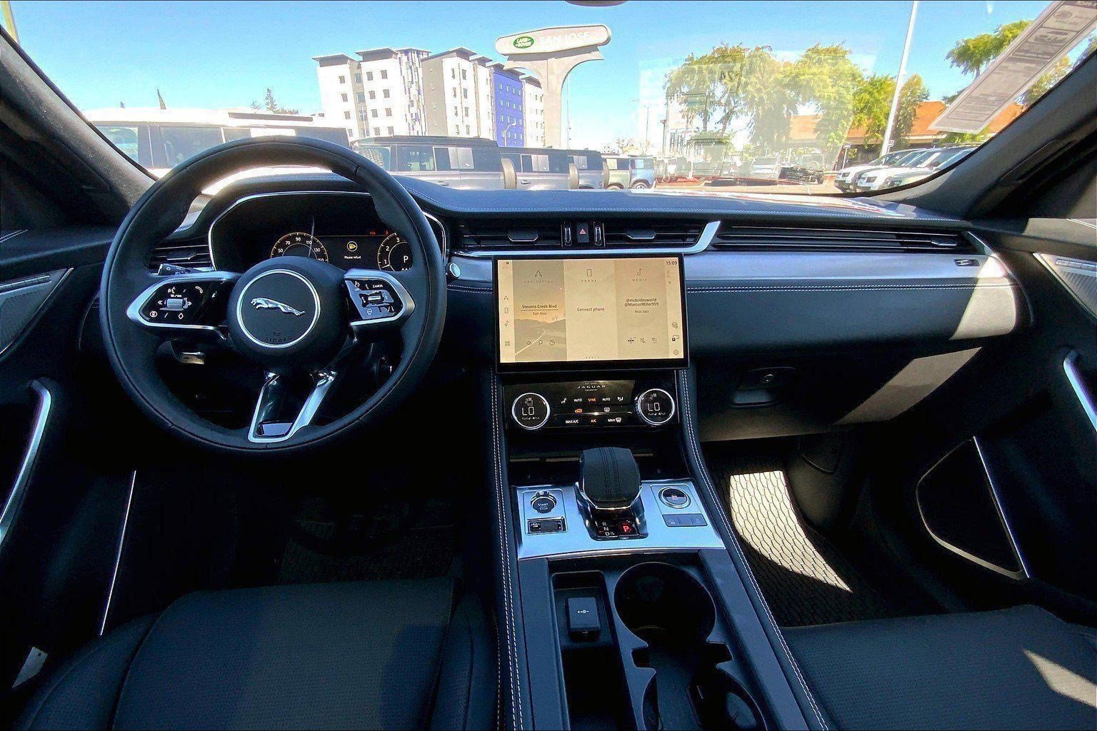 New 2025 Jaguar F-PACE R-Dynamic S AWD/4WD image 7