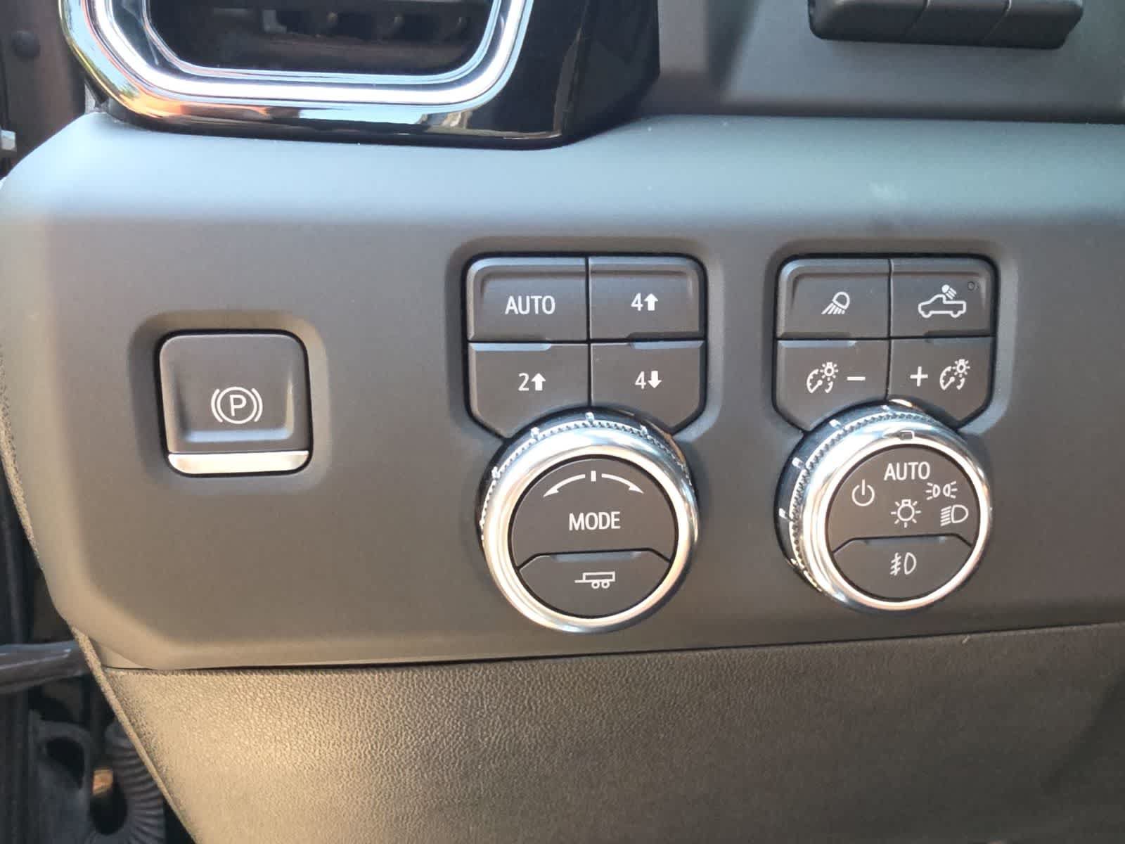 Used 2024 GMC Sierra 3500 Denali Ultimate AWD/4WD image 23