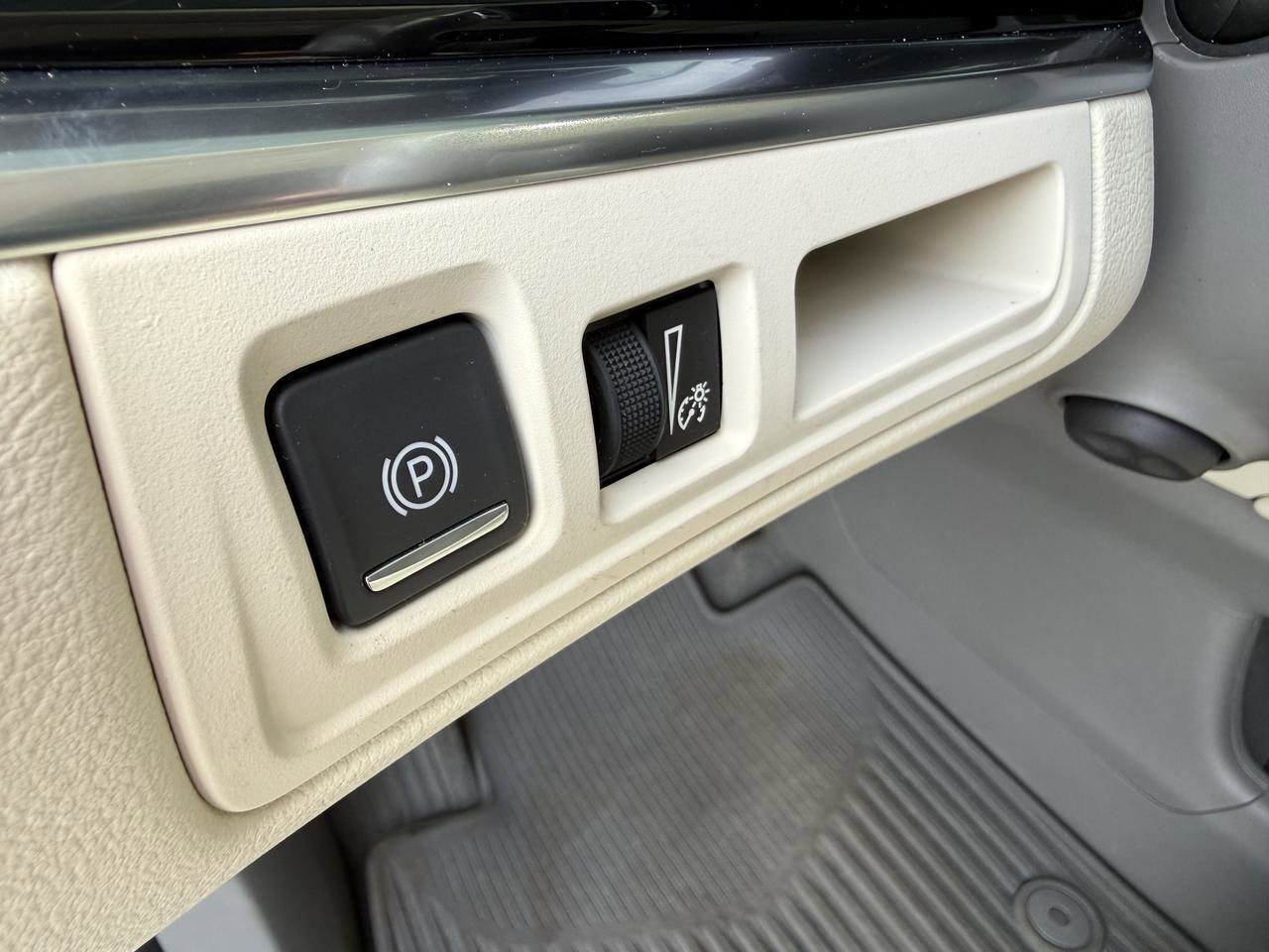 Used 2022 Cadillac XT6 Premium Luxury AWD/4WD image 17