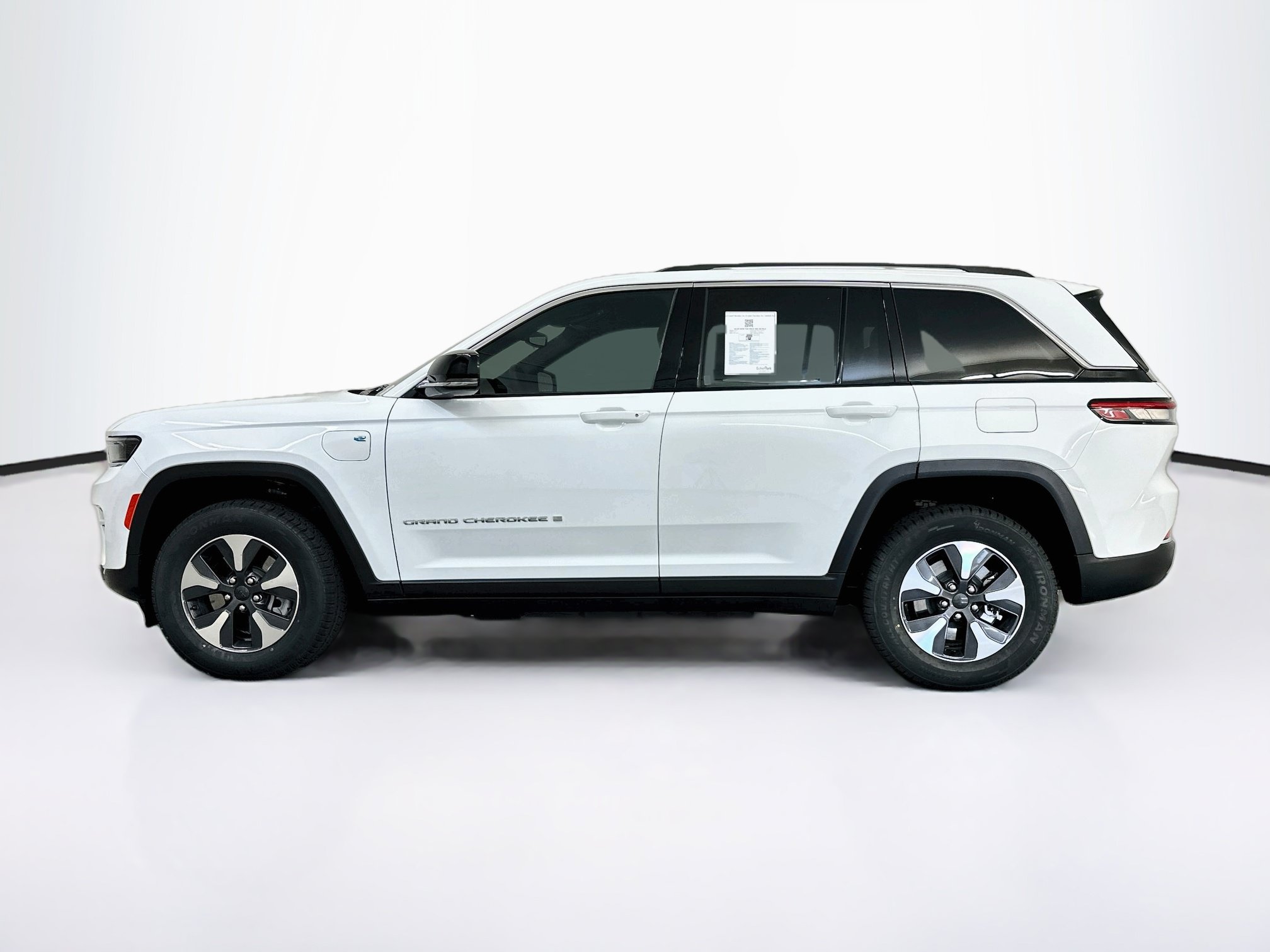 Used 2022 Jeep Grand Cherokee Limited 4xe AWD/4WD image 4