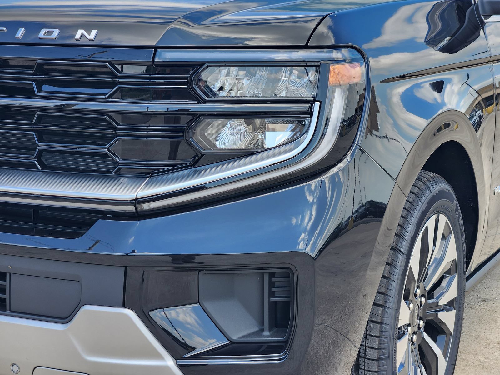 New 2026 Ford Expedition Max Platinum w/ Driver's Package AWD/4WD image 10
