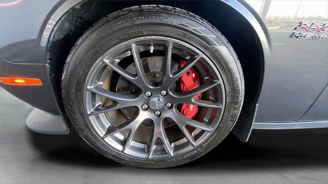 Used 2017 Dodge Challenger SRT w/ Technology Group image 33