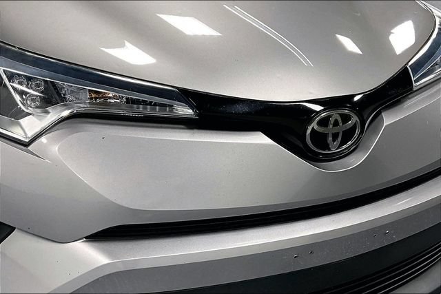 Used 2018 Toyota C-HR XLE FWD image 27