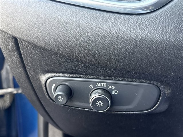 Used 2019 Chevrolet Equinox LT FWD image 17