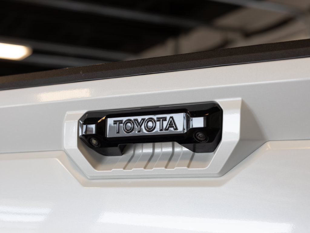 Used 2024 Toyota Tundra Limited w/ TRD Off-Road Package AWD/4WD image 10