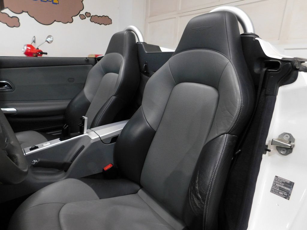 Used 2005 Chrysler Crossfire Limited RWD image 58