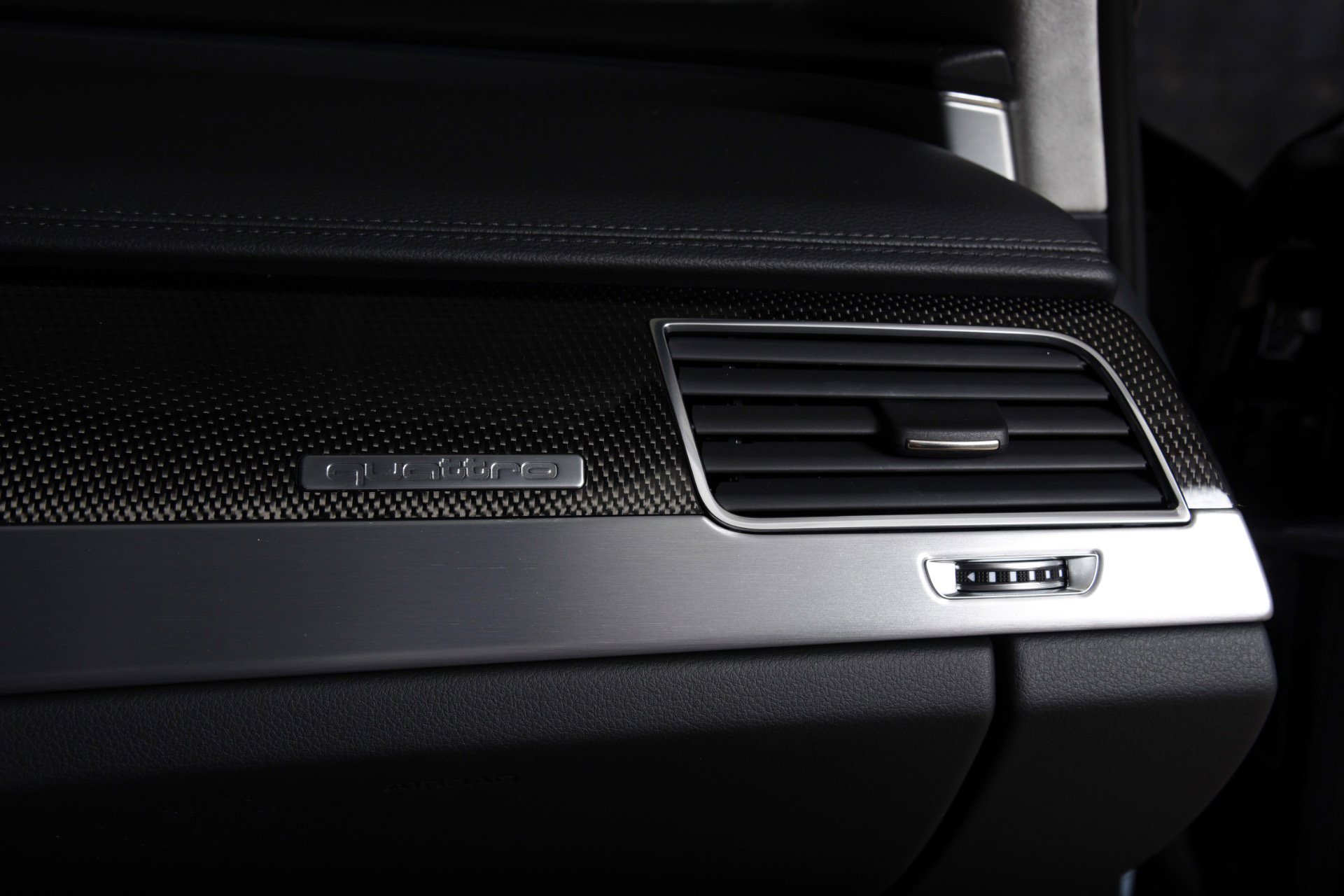 Used 2015 Audi S8 image 8