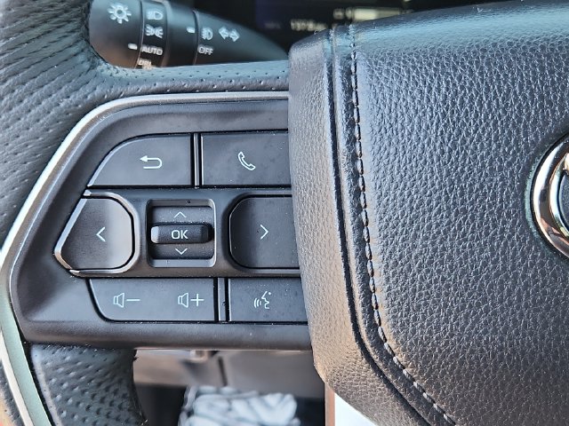 Used 2025 Toyota Sequoia Limited w/ Tow Technology Package AWD/4WD image 16