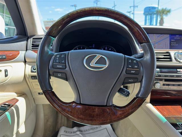 Used 2017 Lexus LS 460 w/ Comfort Package RWD image 13