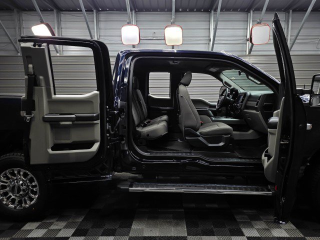 Used 2022 Ford F350 XLT w/ XLT Premium Package AWD/4WD image 21