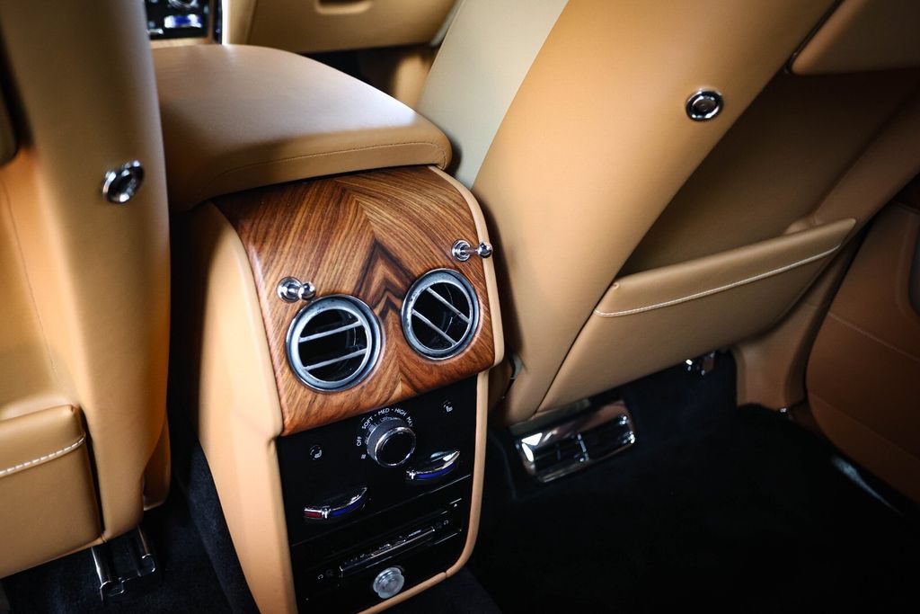 Used 2022 Rolls-Royce Cullinan AWD/4WD image 44