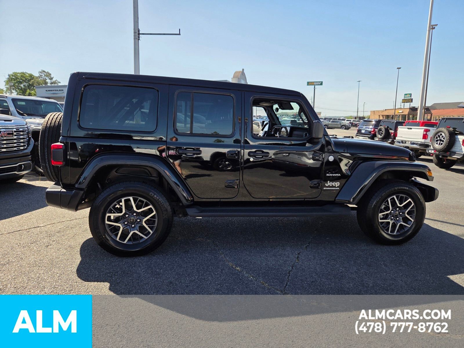 Used 2024 Jeep Wrangler Sahara w/ Safety Group image 16