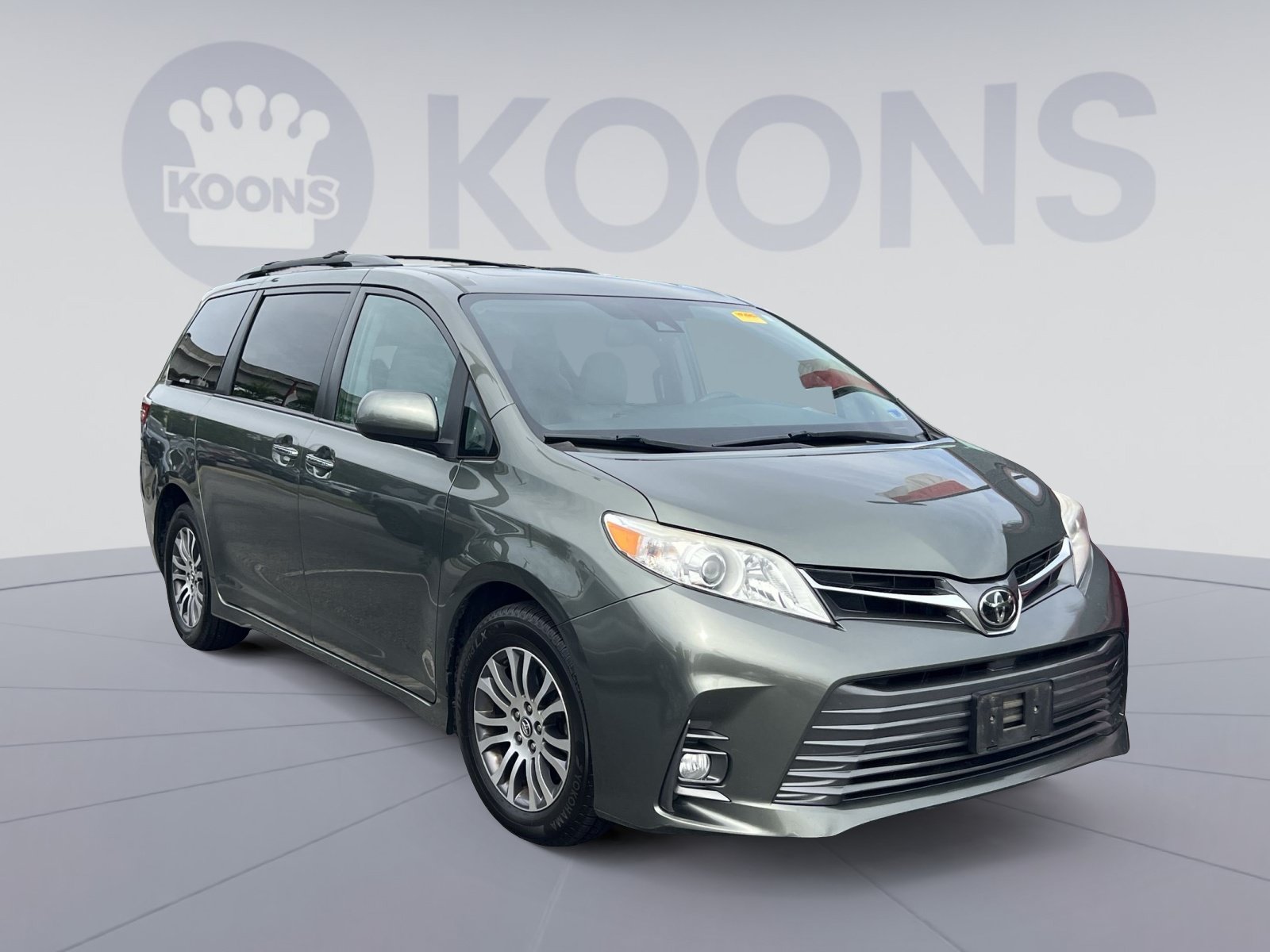 Used 2018 Toyota Sienna XLE FWD image 7