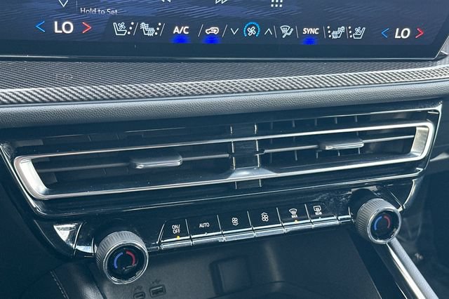 New 2026 Chevrolet Traverse High Country FWD image 32