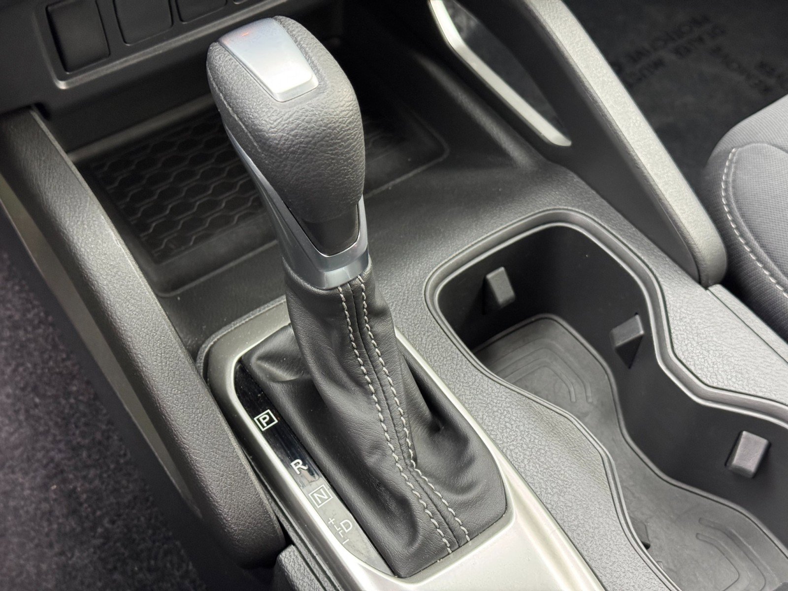 Used 2022 Nissan Frontier SV image 25