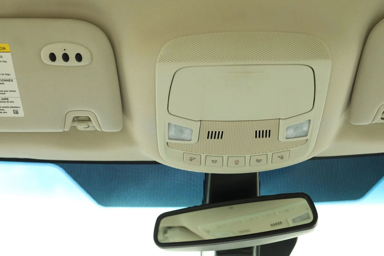 Used 2018 Ford Edge Titanium w/ Ford Safe & Smart Package image 37