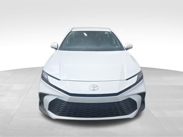 Used 2025 Toyota Camry SE image 9