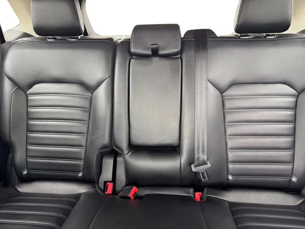 Used 2024 Ford Edge SEL AWD/4WD image 18