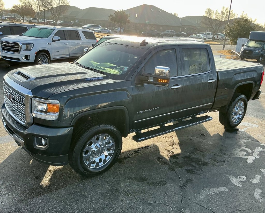Used 2018 GMC Sierra 2500 Denali w/ Duramax Plus Package image 5
