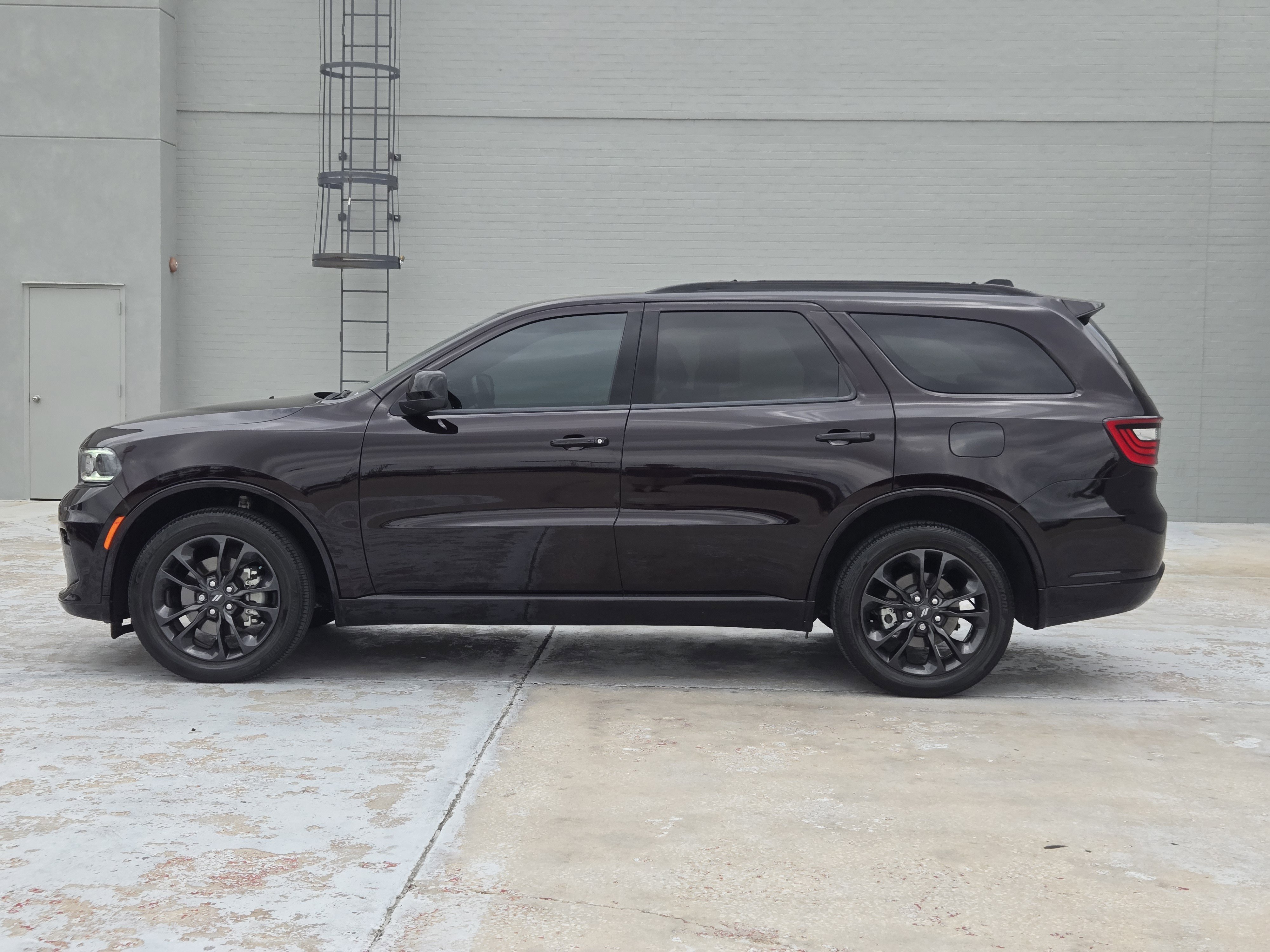 Used 2024 Dodge Durango SXT w/ SXT Blacktop Group image 5