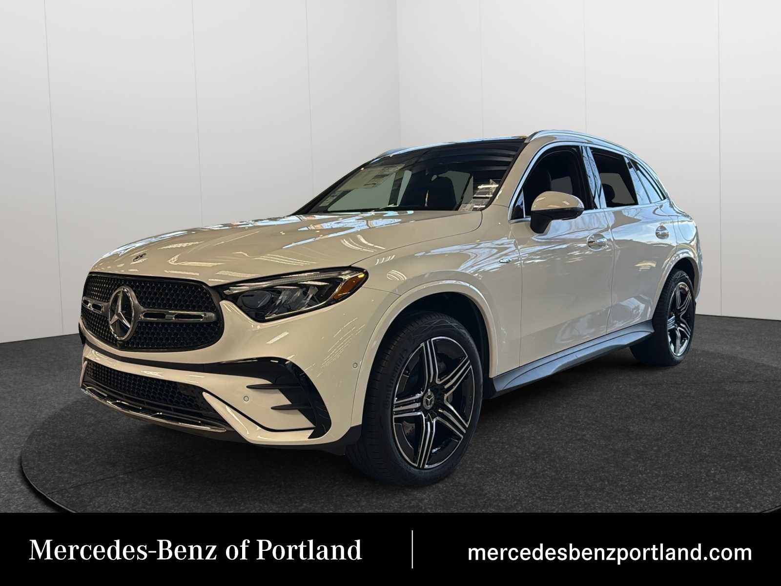New 2025 Mercedes-Benz GLC 350e 4MATIC image 1