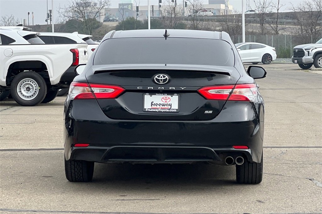 Used 2020 Toyota Camry SE image 6