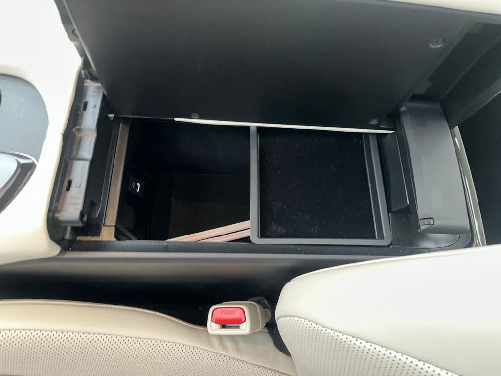 Certified 2025 Toyota Crown Limited image 26