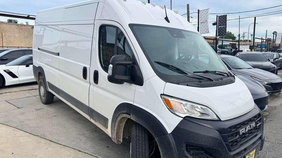Used 2025 RAM ProMaster 2500 w/ Convenience Group FWD image 7