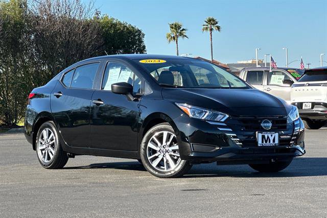 Used 2024 Nissan Versa S w/ S Plus Package image 2
