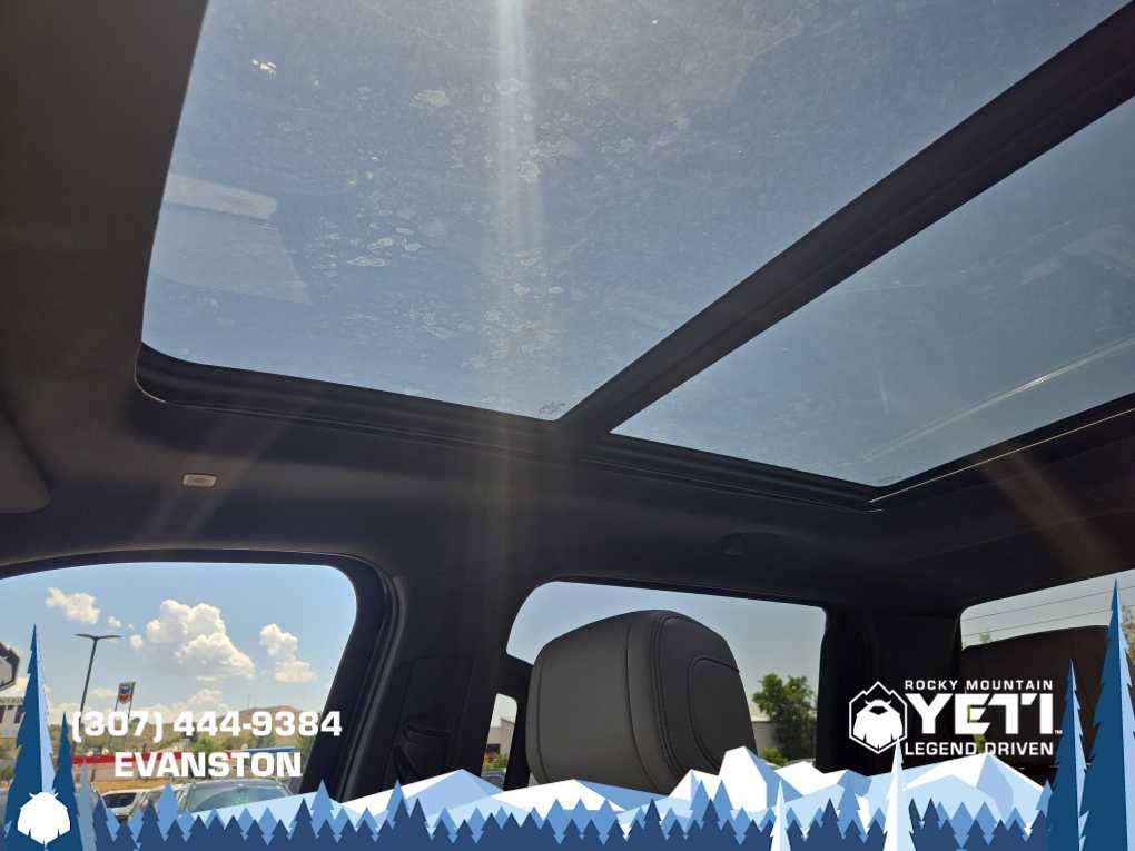 Used 2025 Toyota Tundra Limited AWD/4WD image 21
